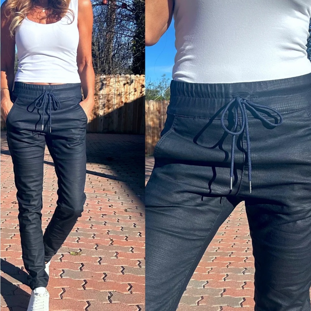 Bevy Flog Shely Blue Snake Pants